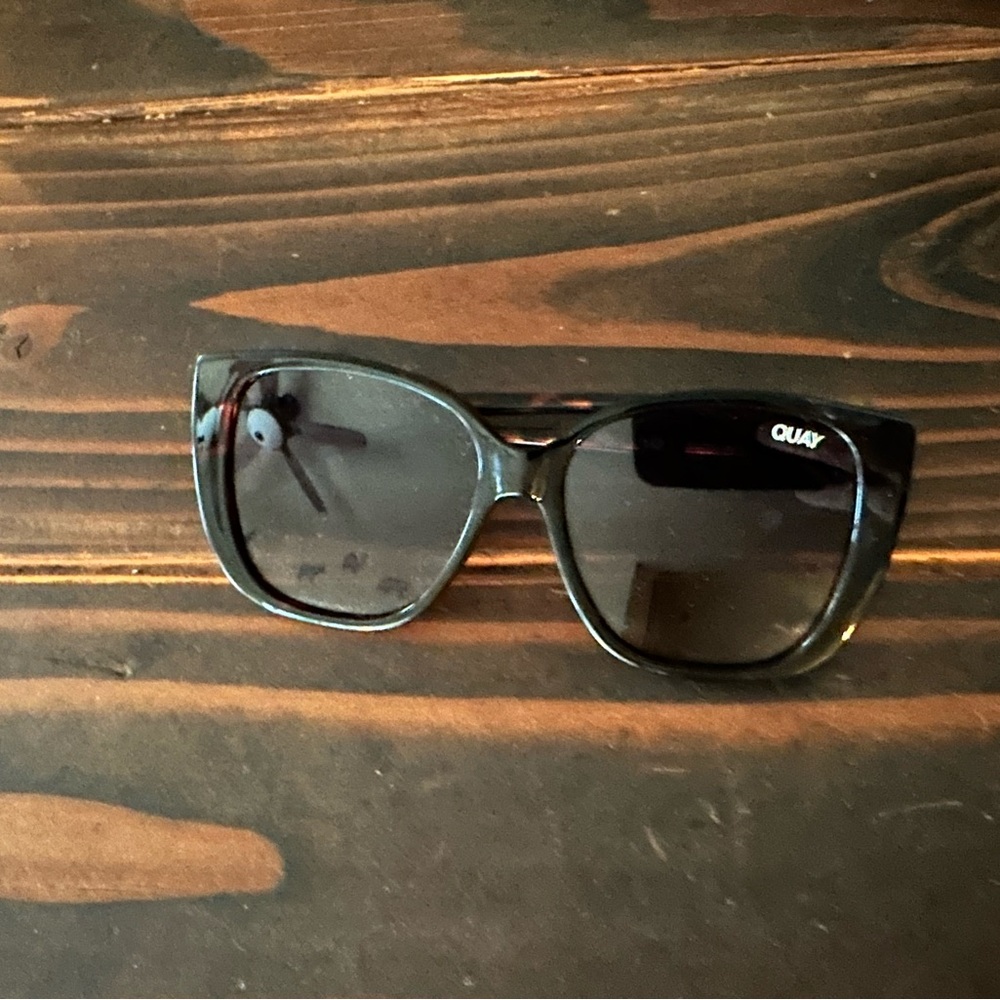 Quay brown sunglasses. Great condition.